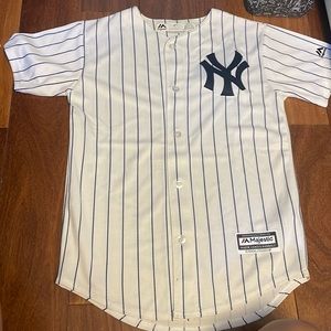 Yankees youth shirt